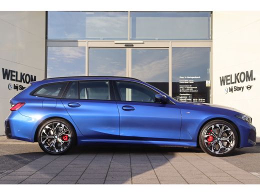 BMW 3 Serie Touring 330i xDrive High Executive M Sport Automaat / Panoramadak / Trekhaak / Sportstoelen / M S... ActivLease financial lease
