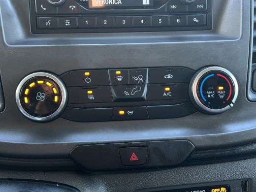 Ford Transit Custom 2.0 TDCI 105 PK / L1H1 / 1e EIG. / 96.558 KM !! / TREKHAAK / INRICHTING / 3-ZITS / AIRCO / CRUISE... ActivLease financial lease