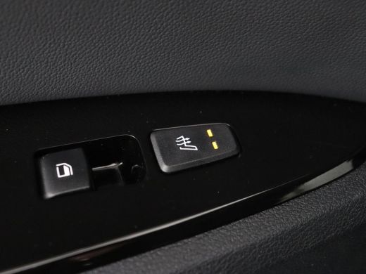 Kia Sportage 1.6 T-GDI Plug-in Hybrid AWD DynamicPlusLine | Stoel & stuurverwarming | Half leder | Camera | Ca... ActivLease financial lease