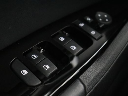 Kia Sportage 1.6 T-GDI Plug-in Hybrid AWD DynamicPlusLine | Stoel & stuurverwarming | Half leder | Camera | Ca... ActivLease financial lease