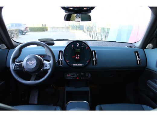 Mini Countryman Classic Automaat / Panoramadak / Trekhaak / JCW Sportstoel / Comfort Access / Stuurverwarming / L... ActivLease financial lease