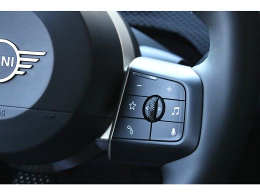 Mini Countryman Classic Automaat / Panoramadak / Trekhaak / JCW Sportstoel / Comfort Access / Stuurverwarming / L... ActivLease financial lease