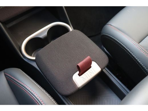 Mini Countryman E / John Cooper Works / Pakket L / 19" John Cooper Works Runway Spoke Black ActivLease financial lease