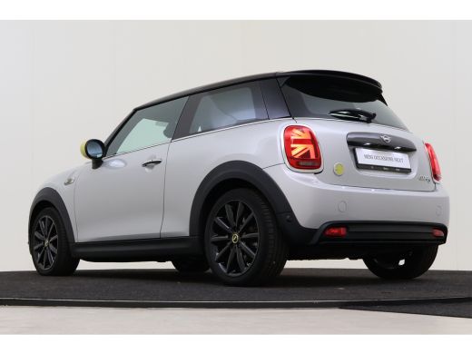 Mini Electric Charged / Sportstoelen / Achteruitrijcamera / Comfort Access / Stoelverwarming / Adaptieve LED / ... ActivLease financial lease