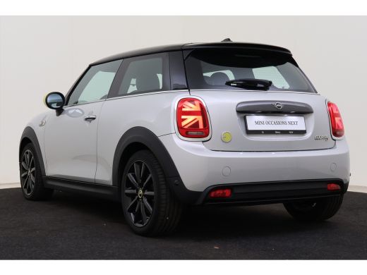 Mini Electric Charged / Sportstoelen / Achteruitrijcamera / Comfort Access / Stoelverwarming / Adaptieve LED / ... ActivLease financial lease