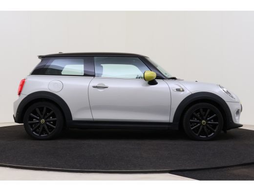 Mini Electric Charged / Sportstoelen / Achteruitrijcamera / Comfort Access / Stoelverwarming / Adaptieve LED / ... ActivLease financial lease