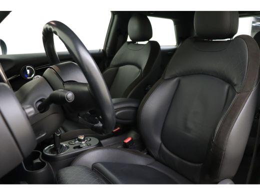 Mini Electric Charged / Sportstoelen / Achteruitrijcamera / Comfort Access / Stoelverwarming / Adaptieve LED / ... ActivLease financial lease