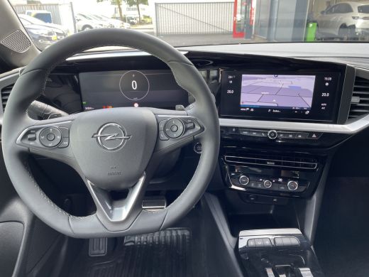 Opel Mokka 130pk Ultimate (Camera - Keyless Entry - Parkeersensoren V+A - Navigatie - LED - Automatische Air... ActivLease financial lease