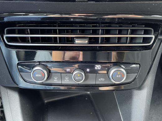 Opel Mokka 130pk Ultimate (Camera - Keyless Entry - Parkeersensoren V+A - Navigatie - LED - Automatische Air... ActivLease financial lease