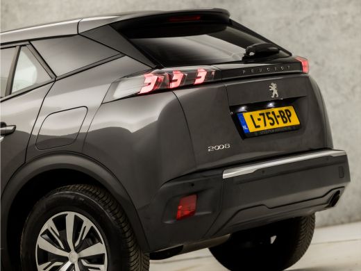 Peugeot 2008 1.2 PureTech Sport (APPLE CARPLAY, GROOT NAVI, GETINT GLAS, LED KOPLAMPEN, CLIMATE, SPORTSTOELEN,... ActivLease financial lease