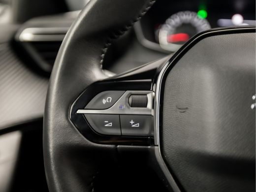 Peugeot 2008 1.2 PureTech Sport (APPLE CARPLAY, GROOT NAVI, GETINT GLAS, LED KOPLAMPEN, CLIMATE, SPORTSTOELEN,... ActivLease financial lease