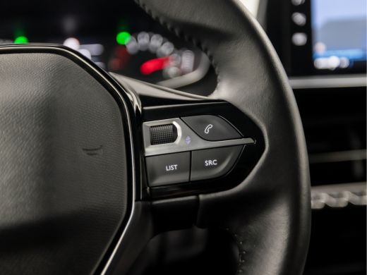 Peugeot 2008 1.2 PureTech Sport (APPLE CARPLAY, GROOT NAVI, GETINT GLAS, LED KOPLAMPEN, CLIMATE, SPORTSTOELEN,... ActivLease financial lease