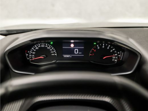 Peugeot 2008 1.2 PureTech Sport (APPLE CARPLAY, GROOT NAVI, GETINT GLAS, LED KOPLAMPEN, CLIMATE, SPORTSTOELEN,... ActivLease financial lease