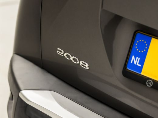 Peugeot 2008 1.2 PureTech Sport (APPLE CARPLAY, GROOT NAVI, GETINT GLAS, LED KOPLAMPEN, CLIMATE, SPORTSTOELEN,... ActivLease financial lease