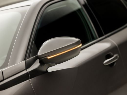 Peugeot 2008 1.2 PureTech Sport (APPLE CARPLAY, GROOT NAVI, GETINT GLAS, LED KOPLAMPEN, CLIMATE, SPORTSTOELEN,... ActivLease financial lease