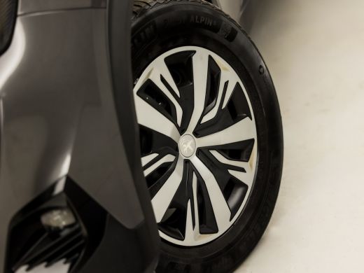 Peugeot 2008 1.2 PureTech Sport (APPLE CARPLAY, GROOT NAVI, GETINT GLAS, LED KOPLAMPEN, CLIMATE, SPORTSTOELEN,... ActivLease financial lease