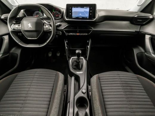 Peugeot 2008 1.2 PureTech Sport (APPLE CARPLAY, GROOT NAVI, GETINT GLAS, LED KOPLAMPEN, CLIMATE, SPORTSTOELEN,... ActivLease financial lease