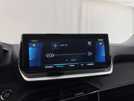 Peugeot e-2008 EV Allure 50 kWh [ 3-Fase ] {SOH-84%} (INCL-BTW) *PANO | LEATHER-FABRIC | FULL-LED | SPORT-SEATS ... ActivLease financial lease