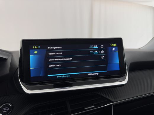 Peugeot e-2008 EV Allure 50 kWh [ 3-Fase ] {SOH-84%} (INCL-BTW) *PANO | LEATHER-FABRIC | FULL-LED | SPORT-SEATS ... ActivLease financial lease