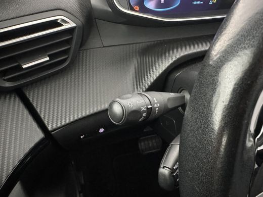 Peugeot e-2008 EV Allure 50 kWh [ 3-Fase ] {SOH-84%} (INCL-BTW) *PANO | LEATHER-FABRIC | FULL-LED | SPORT-SEATS ... ActivLease financial lease