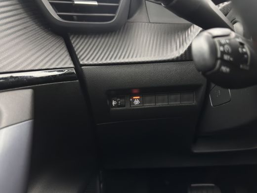 Peugeot e-2008 EV Allure 50 kWh [ 3-Fase ] {SOH-84%} (INCL-BTW) *PANO | LEATHER-FABRIC | FULL-LED | SPORT-SEATS ... ActivLease financial lease