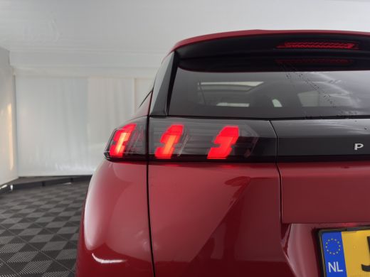 Peugeot e-2008 EV Allure 50 kWh [ 3-Fase ] {SOH-84%} (INCL-BTW) *PANO | LEATHER-FABRIC | FULL-LED | SPORT-SEATS ... ActivLease financial lease