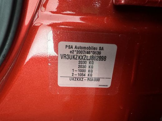 Peugeot e-2008 EV Allure 50 kWh [ 3-Fase ] {SOH-84%} (INCL-BTW) *PANO | LEATHER-FABRIC | FULL-LED | SPORT-SEATS ... ActivLease financial lease