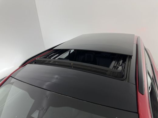 Peugeot e-2008 EV Allure 50 kWh [ 3-Fase ] {SOH-84%} (INCL-BTW) *PANO | LEATHER-FABRIC | FULL-LED | SPORT-SEATS ... ActivLease financial lease