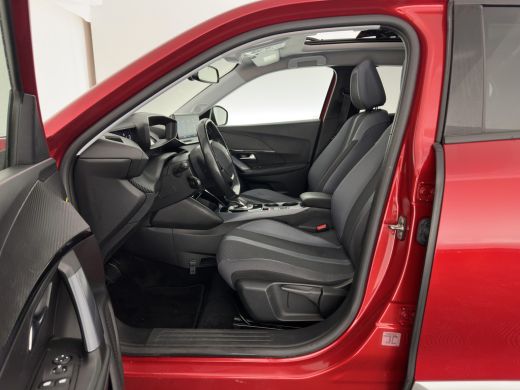 Peugeot e-2008 EV Allure 50 kWh [ 3-Fase ] {SOH-84%} (INCL-BTW) *PANO | LEATHER-FABRIC | FULL-LED | SPORT-SEATS ... ActivLease financial lease