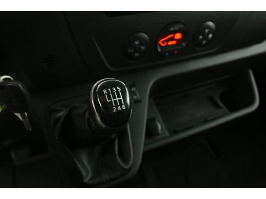 Renault Master 2.3 dCi 150PK L2H2 | 3-Zits | Clima | Camera | Cruise | Trekh. | 2xSchuifdeur | Parkeersens. ActivLease financial lease