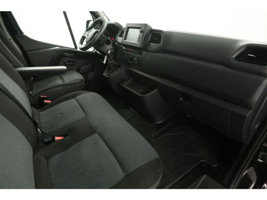 Renault Master 2.3 dCi 150PK L2H2 | 3-Zits | Clima | Camera | Cruise | Trekh. | 2xSchuifdeur | Parkeersens. ActivLease financial lease