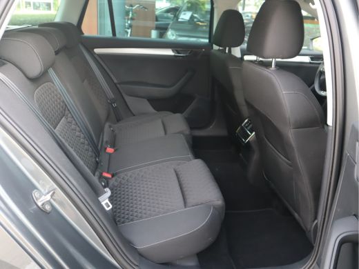 Skoda Superb Combi 1.4 TSI iV Business Edition Plus Adaptive Cruise ActivLease financial lease