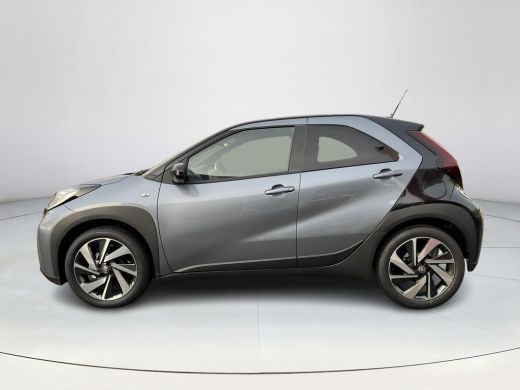Toyota Aygo 1.0 VVT-i MT Envy | Celestite Grey met zwart dak | Nieuw uit voorraad leverbaar | ActivLease financial lease