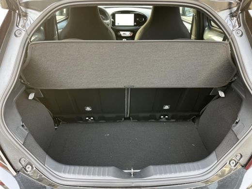 Toyota Aygo 1.0 VVT-i MT Envy | Celestite Grey met zwart dak | Nieuw uit voorraad leverbaar | ActivLease financial lease