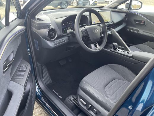 Toyota C-HR 1.8 Hybrid 140 Executive Plus Pack ActivLease financial lease