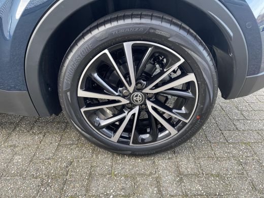 Toyota C-HR 1.8 Hybrid 140 Executive Plus Pack ActivLease financial lease