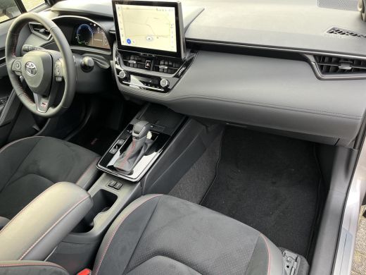 Toyota Corolla Cross Hybrid 180 GR Sport | Metalstream grey met zwart dak | Panoramadak | Nieuw uit voorraad | ActivLease financial lease