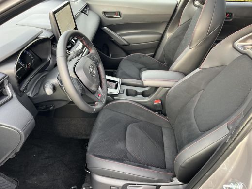 Toyota Corolla Cross Hybrid 180 GR Sport | Metalstream grey met zwart dak | Panoramadak | Nieuw uit voorraad | ActivLease financial lease