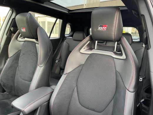 Toyota Corolla Cross Hybrid 180 GR Sport | Metalstream grey met zwart dak | Panoramadak | Nieuw uit voorraad | ActivLease financial lease