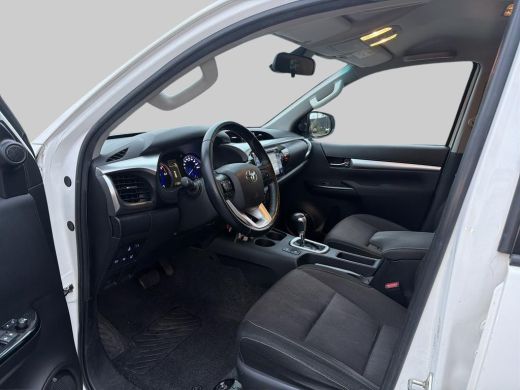 Toyota Hilux 2.4 D-4D-F Double Cab Professional | BE trekker | 5persoons | GRIJSKENTEKEN| Rollcover| Geheel ri... ActivLease financial lease