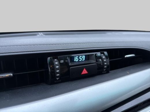 Toyota Hilux 2.4 D-4D-F Double Cab Professional | BE trekker | 5persoons | GRIJSKENTEKEN| Rollcover| Geheel ri... ActivLease financial lease