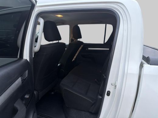 Toyota Hilux 2.4 D-4D-F Double Cab Professional | BE trekker | 5persoons | GRIJSKENTEKEN| Rollcover| Geheel ri... ActivLease financial lease