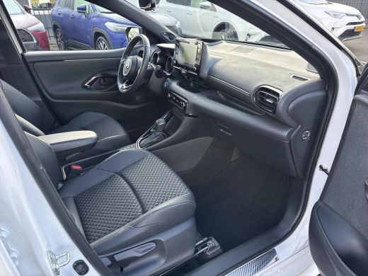 Toyota Yaris 1.5 Hybrid Executive | Navigatie | Appel CarPlay/Android auto | Achteruitrijcamera | Panoramadak ... ActivLease financial lease