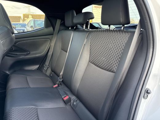 Toyota Yaris 1.5 Hybrid Executive | Navigatie | Appel CarPlay/Android auto | Achteruitrijcamera | Panoramadak ... ActivLease financial lease