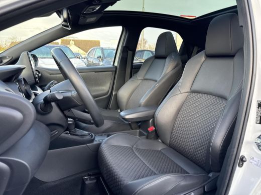 Toyota Yaris 1.5 Hybrid Executive | Navigatie | Appel CarPlay/Android auto | Achteruitrijcamera | Panoramadak ... ActivLease financial lease