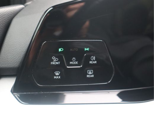 Volkswagen Golf 1.5 TSI Life Business / LED ActivLease financial lease