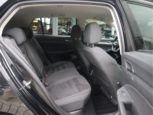 Volkswagen Golf 1.5 TSI Life Business / LED ActivLease financial lease