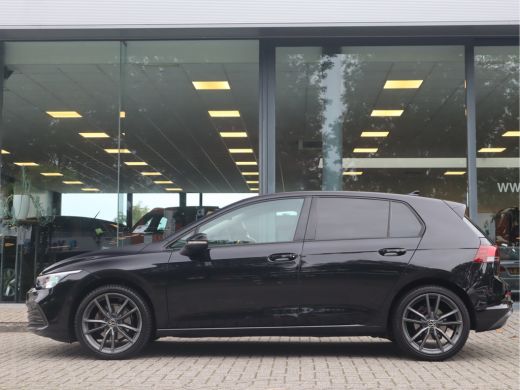 Volkswagen Golf 1.5 TSI Life Business / LED ActivLease financial lease