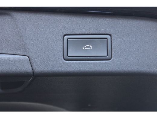 Volkswagen ID.4 Tech 77 kWh SOh 91% PANO CAMERA MASSAGE 126000KM!!! ActivLease financial lease