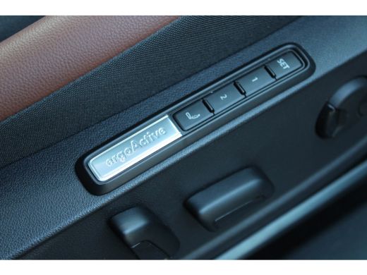 Volkswagen ID.4 Tech 77 kWh SOh 91% PANO CAMERA MASSAGE 126000KM!!! ActivLease financial lease